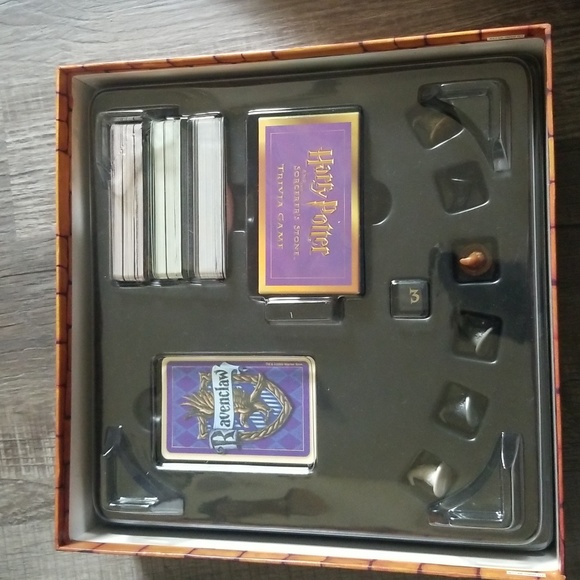 Harry Potter Trivia Board Game - Picture 9 of 11